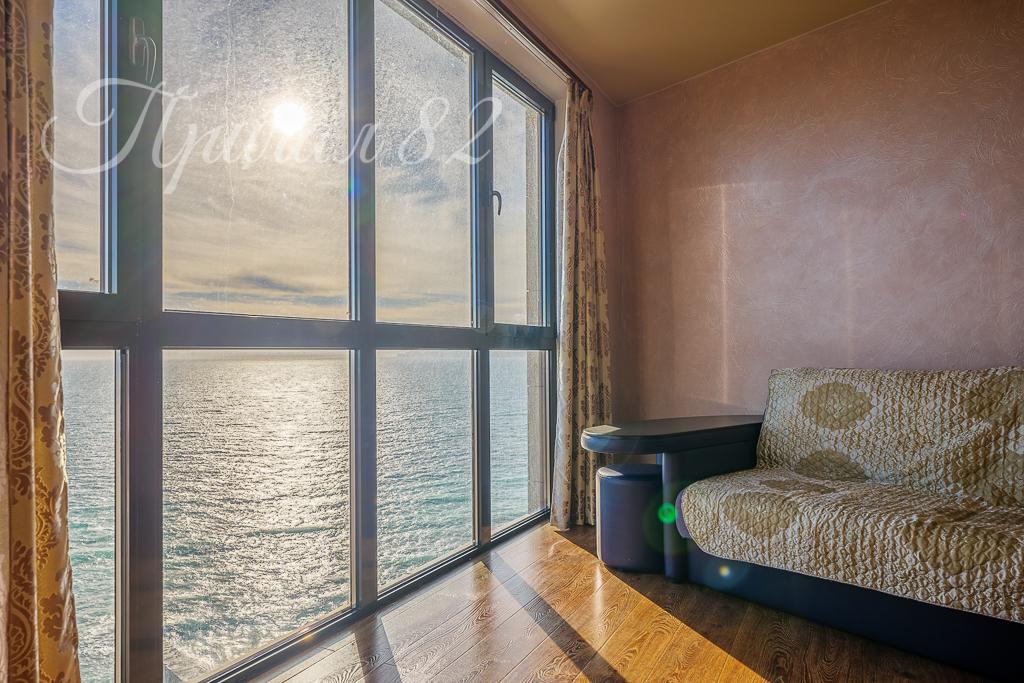 Ялта улица Морской спуск 8