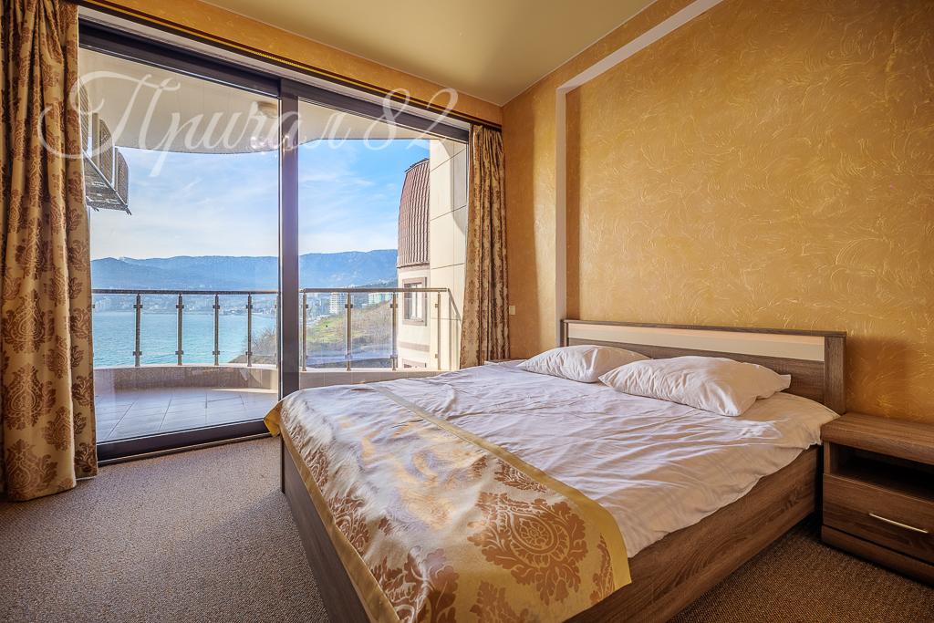 Ялта улица Морской спуск 8