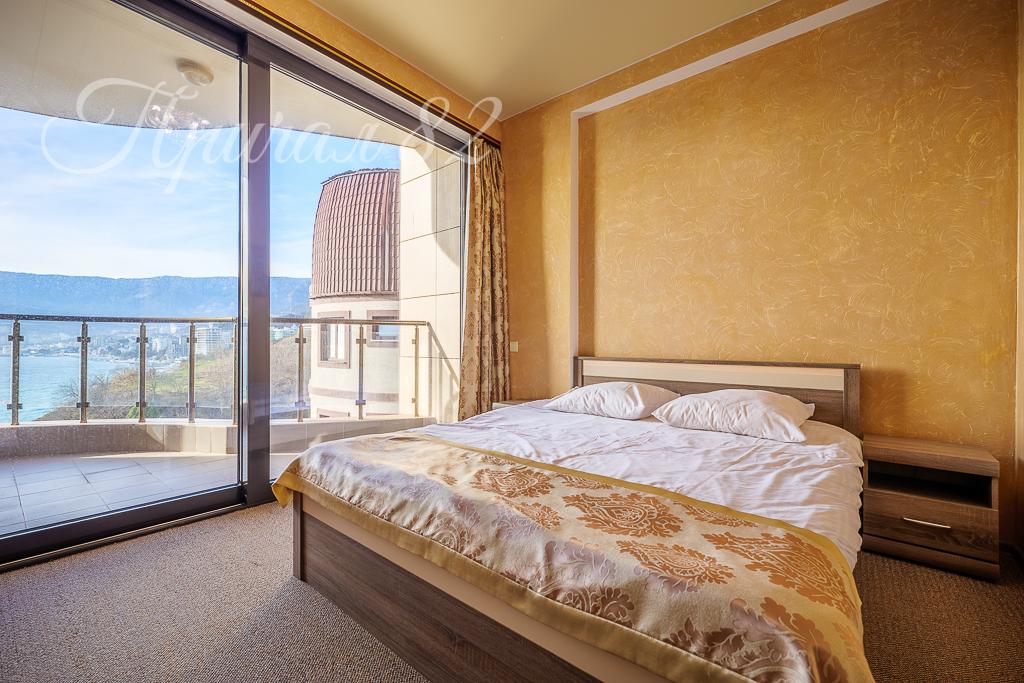 Ялта улица Морской спуск 8