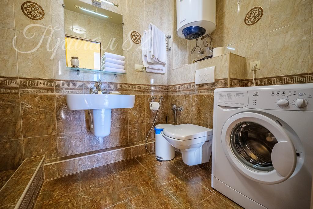 Ялта улица Морской спуск 8