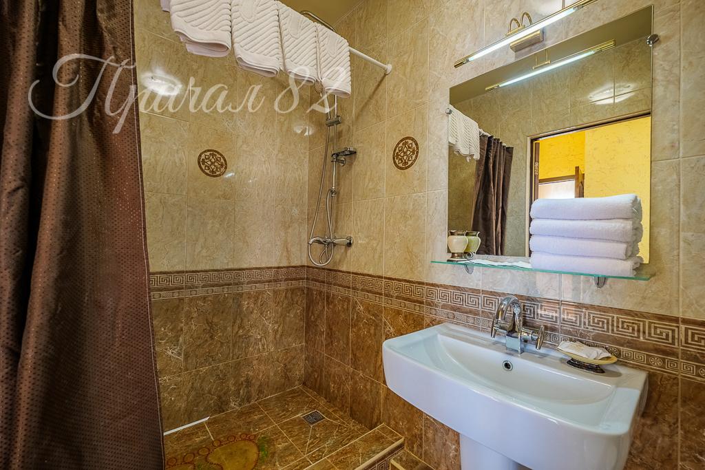 Ялта улица Морской спуск 8