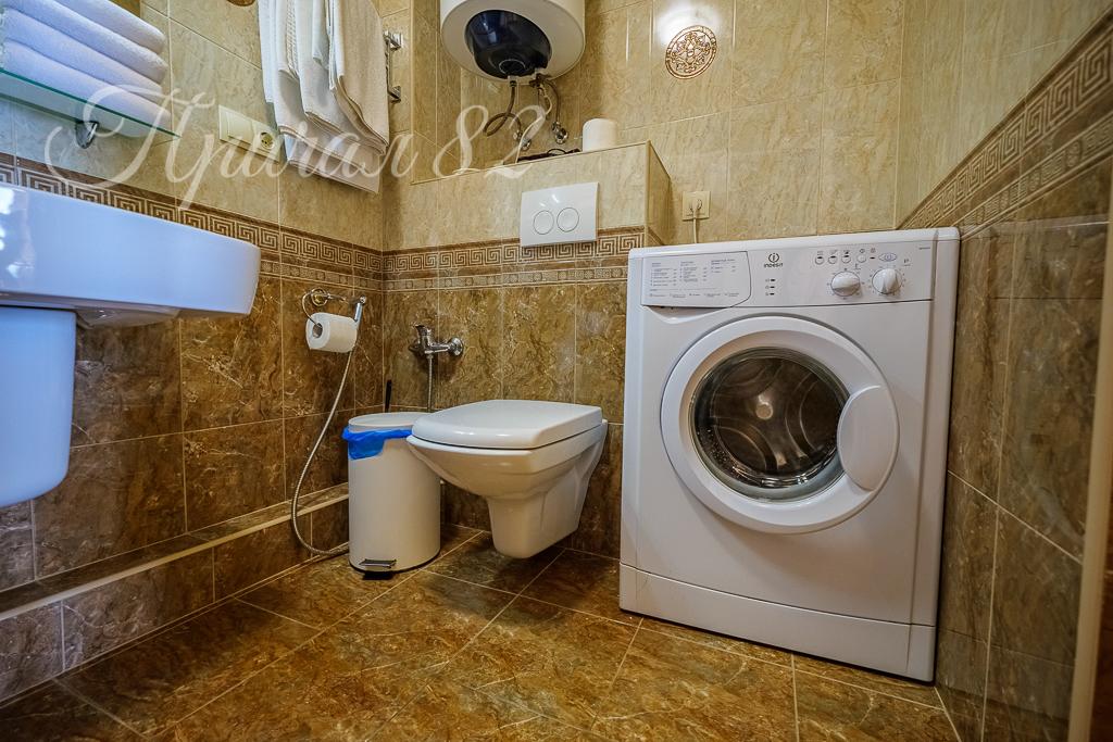 Ялта улица Морской спуск 8