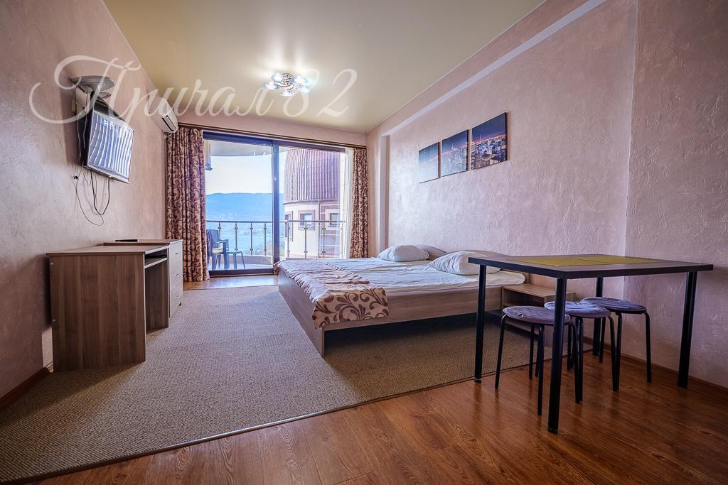 Ялта улица Морской спуск 8