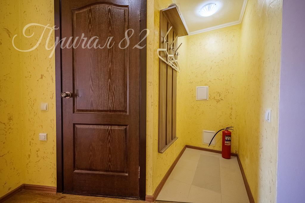 Ялта, улица Морской спуск 8