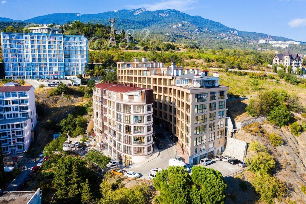 Ялта, улица Морской спуск 8