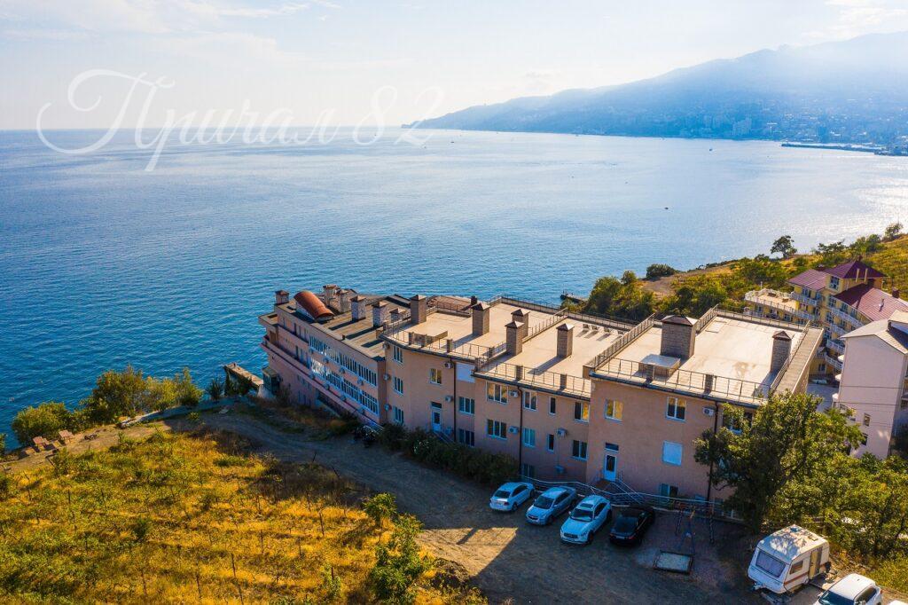 Ялта, улица Морской спуск 8
