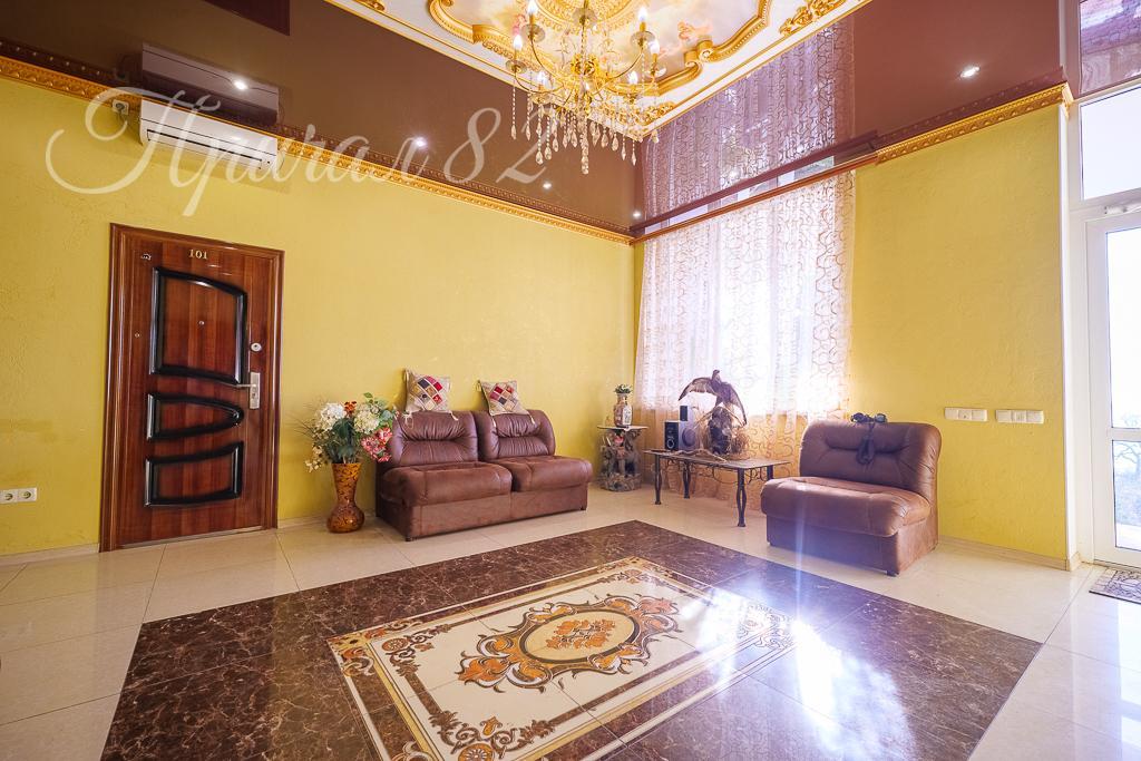 Ялта, пгт Кореиз, Алупкинское шоссе 2В