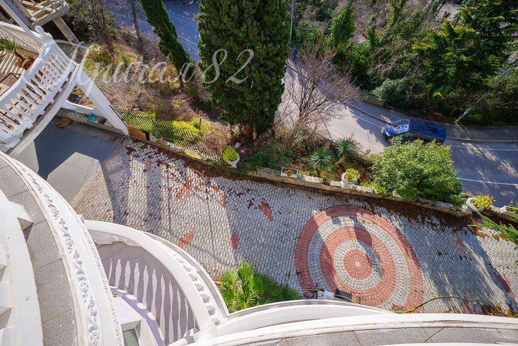 Ялта, пгт Кореиз, Алупкинское шоссе 2В