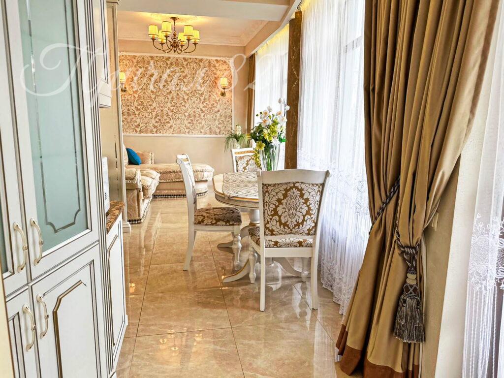 Ялта, Набережная им. Ленина, 4