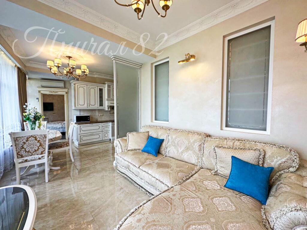 Ялта, Набережная им. Ленина, 4