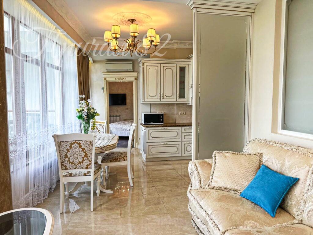 Ялта, Набережная им. Ленина, 4