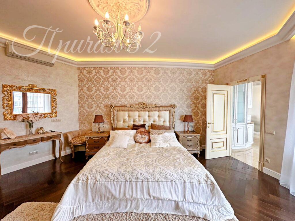 Ялта, Набережная им. Ленина, 4