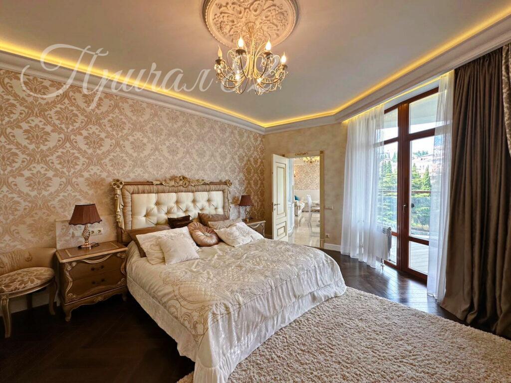 Ялта, Набережная им. Ленина, 4