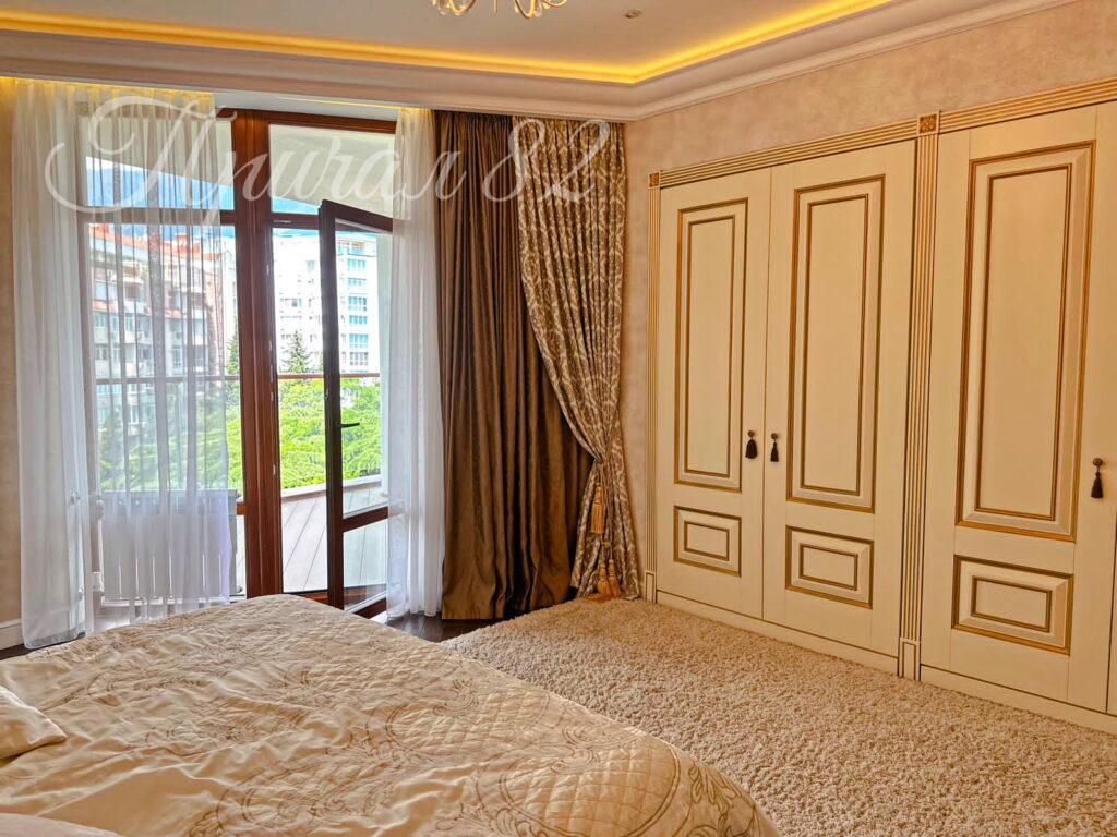 Ялта, Набережная им. Ленина, 4