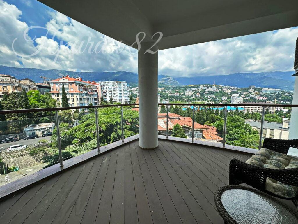 Ялта, Набережная им. Ленина, 4