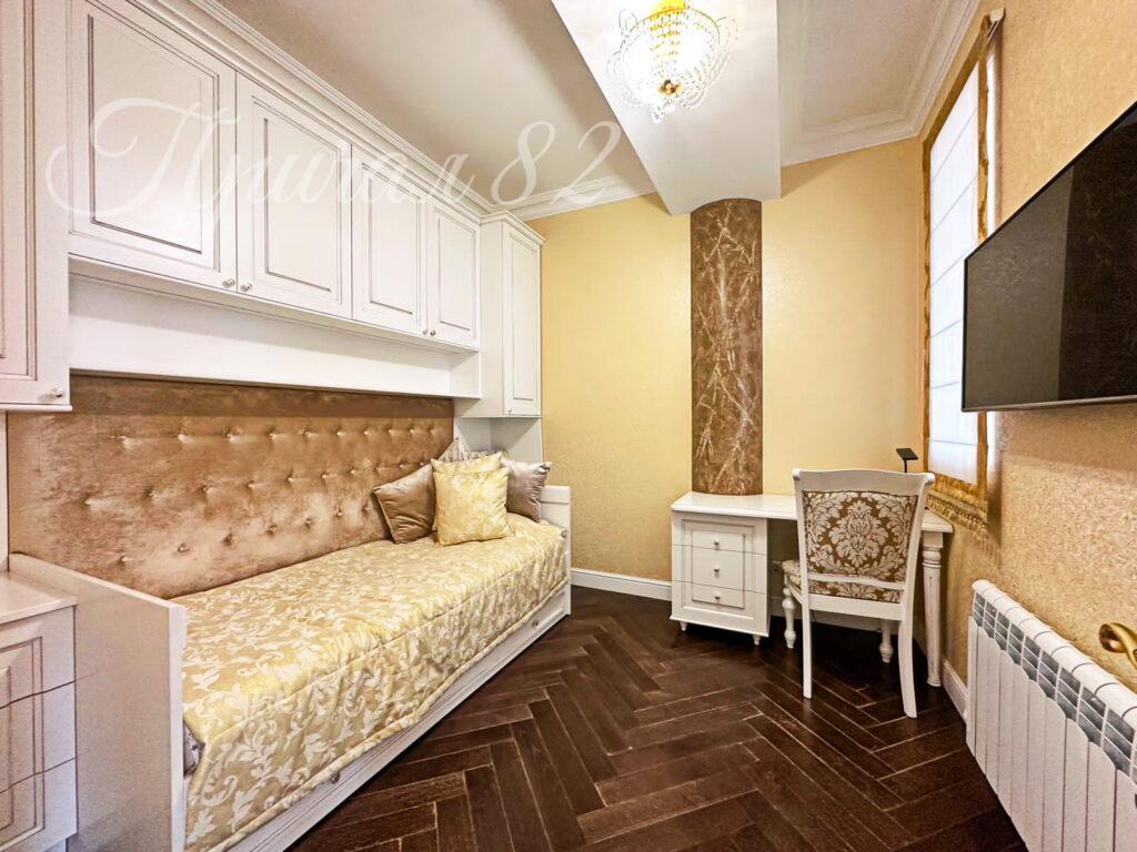 Ялта, Набережная им. Ленина, 4