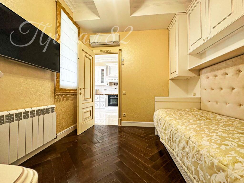 Ялта, Набережная им. Ленина, 4