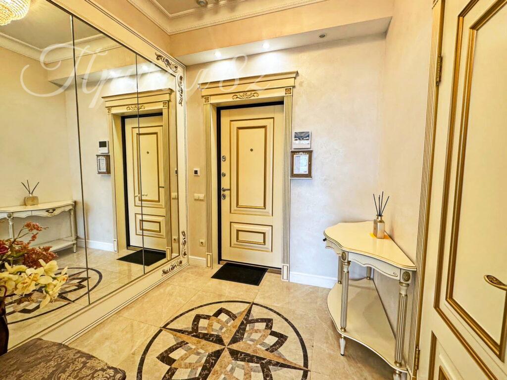 Ялта, Набережная им. Ленина, 4