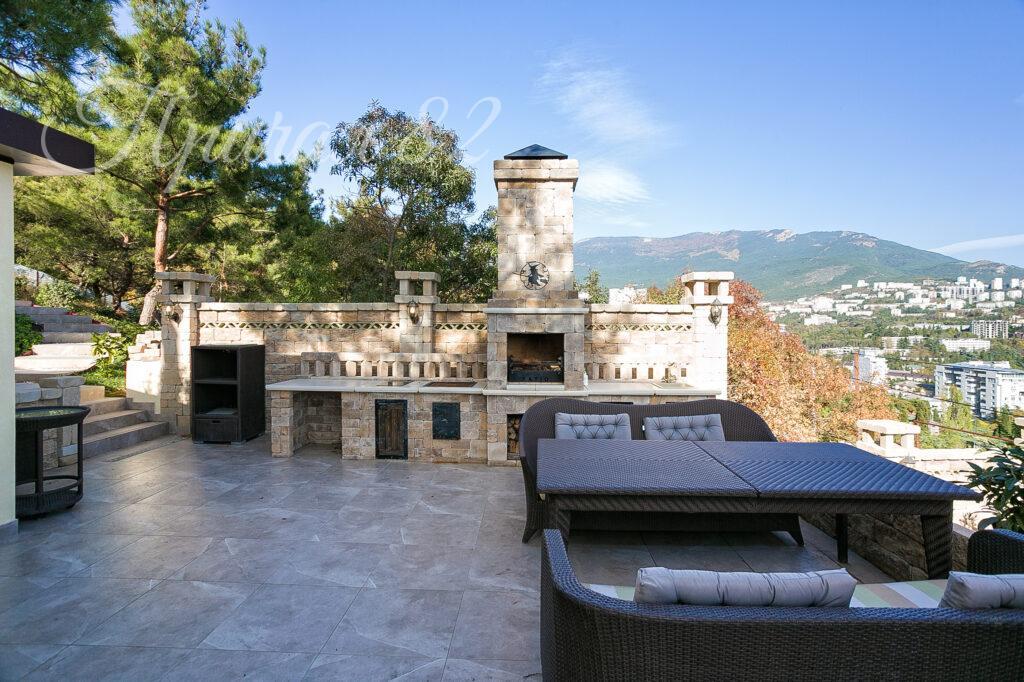 Ялта улица Войковаб дом 23