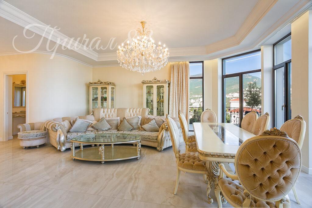 Ялта улица Войковаб дом 23