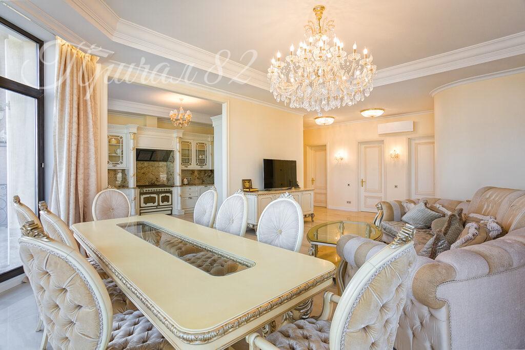 Ялта улица Войковаб дом 23