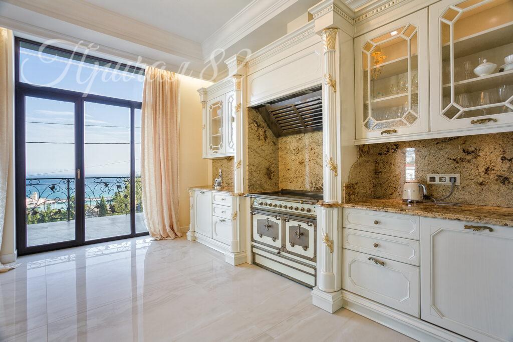 Ялта улица Войковаб дом 23