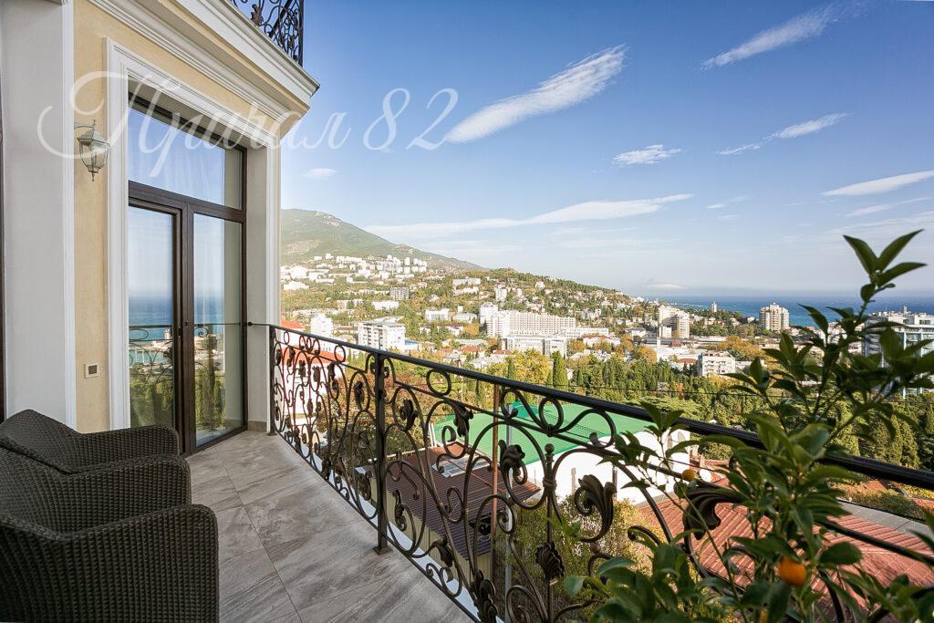 Ялта улица Войковаб дом 23