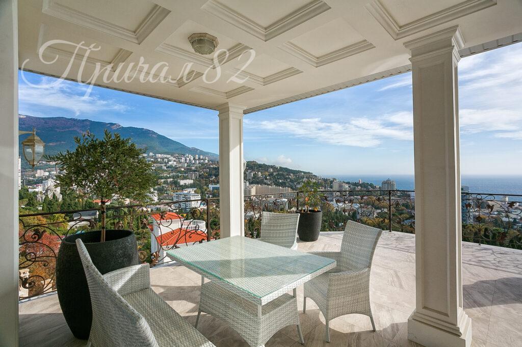 Ялта улица Войковаб дом 23