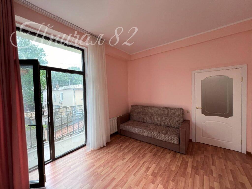 Ялта, ул. Пионерская 8