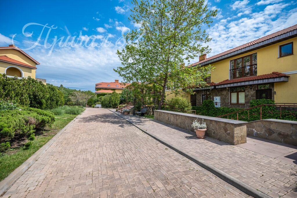 Ялта, пгт Алупка, ул.Ленина 29Б