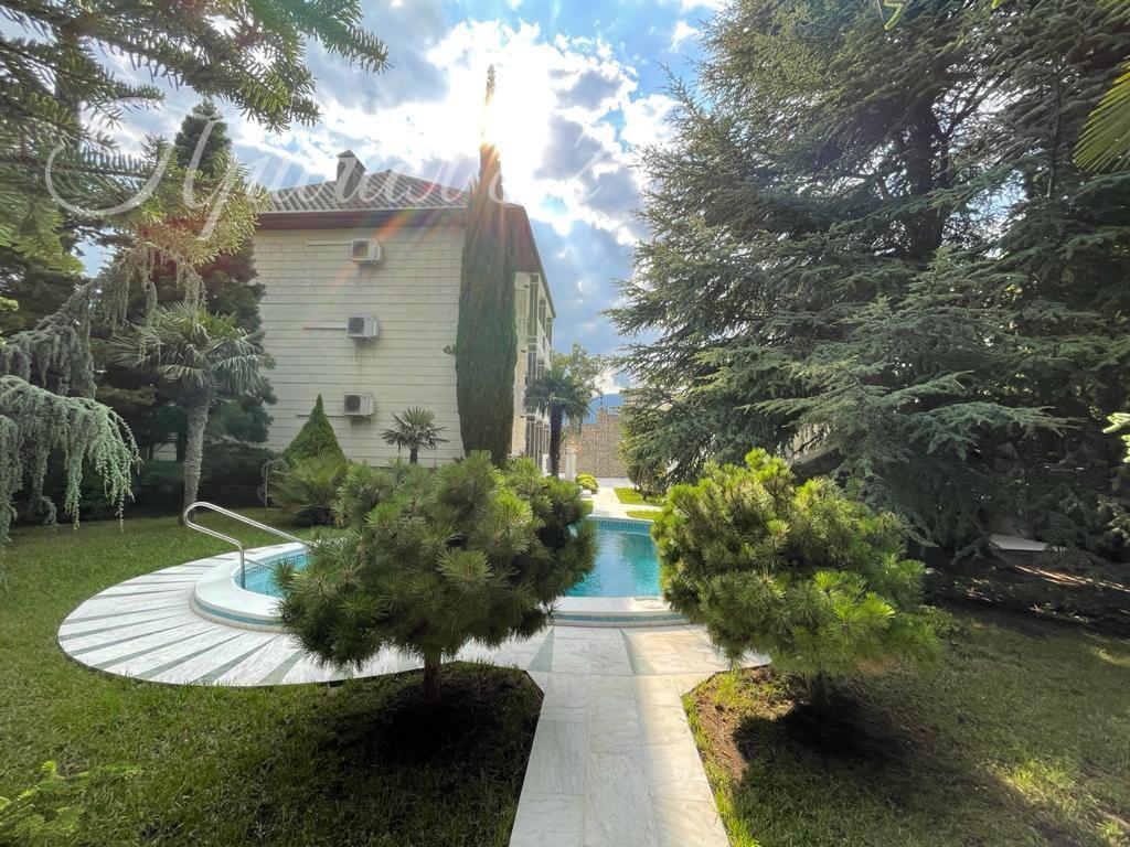 Ялта, поселок городского типа Отрадный, улица Аврора