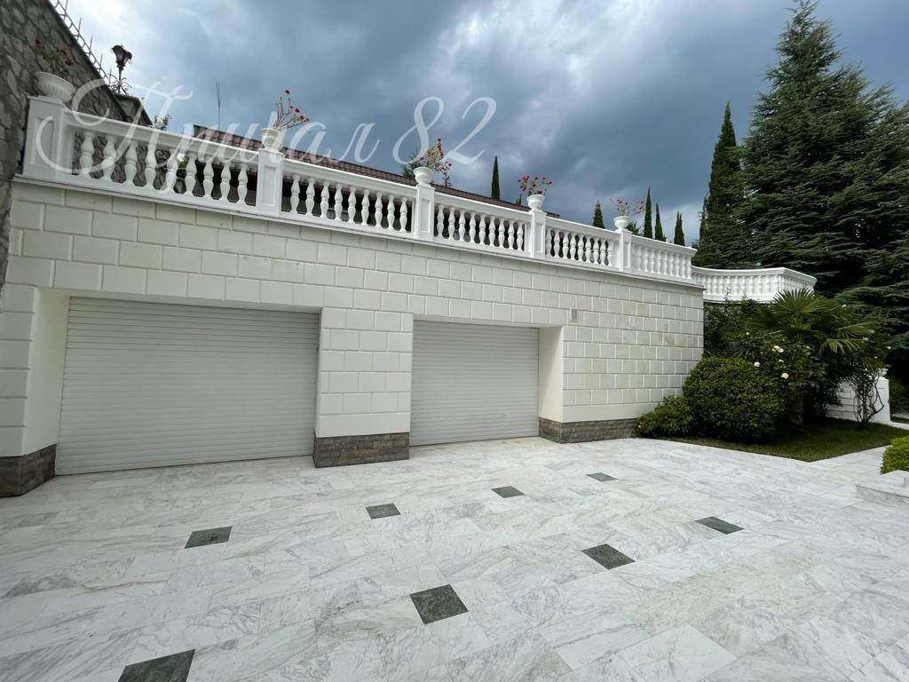 Ялта, поселок городского типа Отрадный, улица Аврора