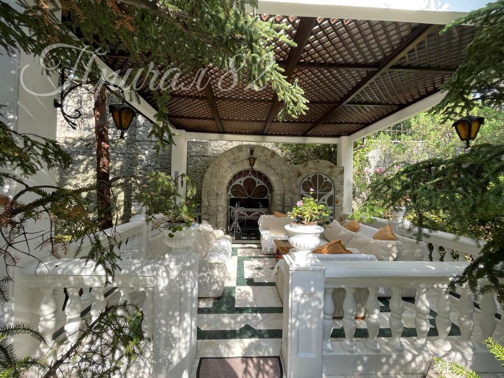 Ялта, поселок городского типа Отрадный, улица Аврора