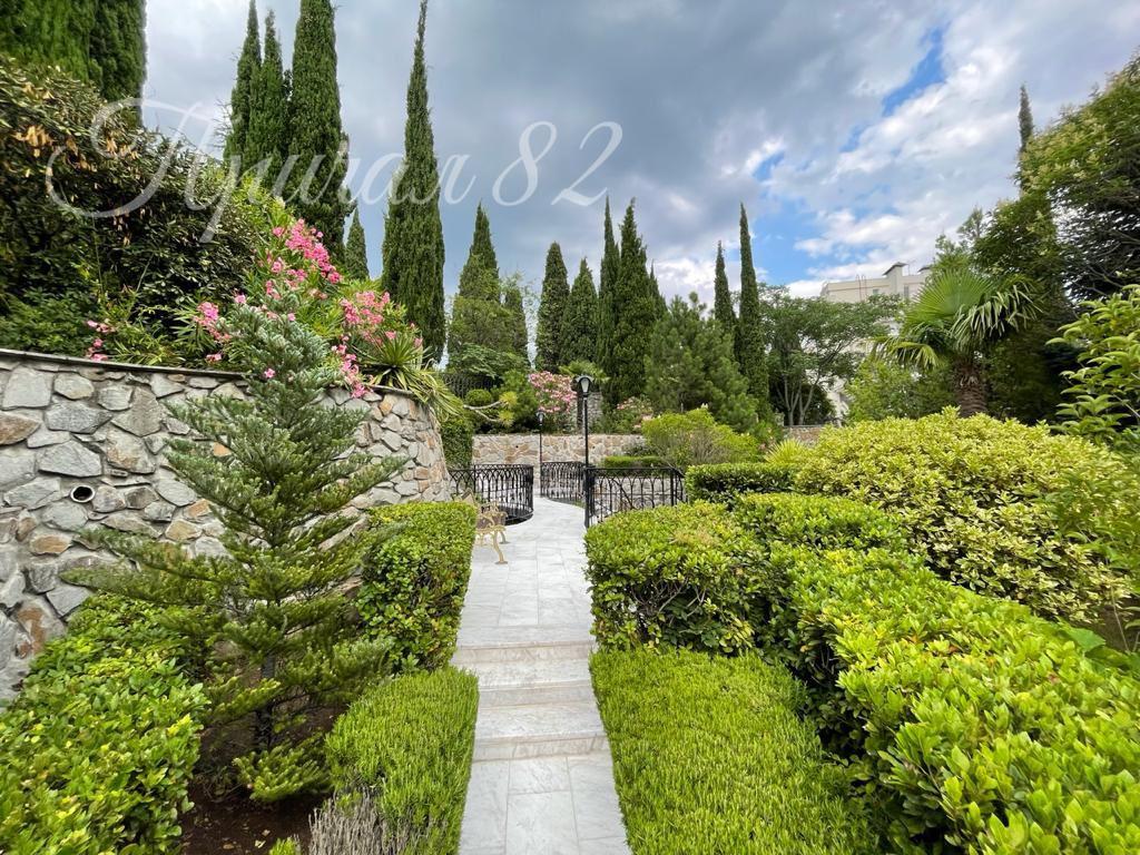 Ялта, поселок городского типа Отрадный, улица Аврора