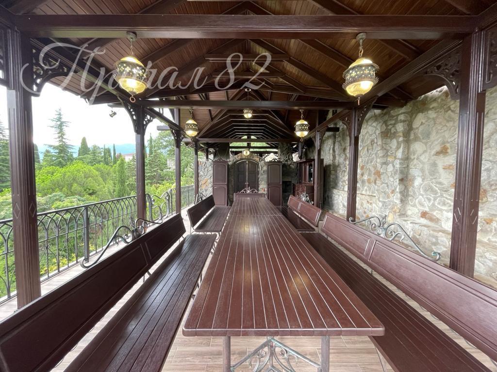 Ялта, поселок городского типа Отрадный, улица Аврора