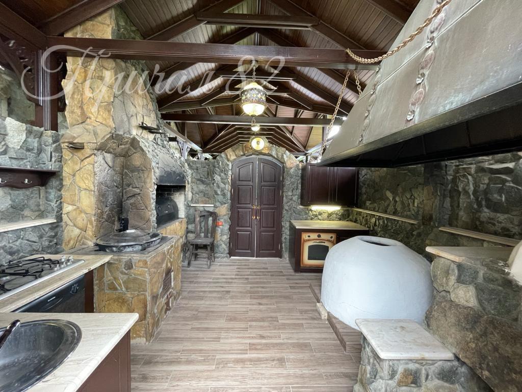 Ялта, поселок городского типа Отрадный, улица Аврора