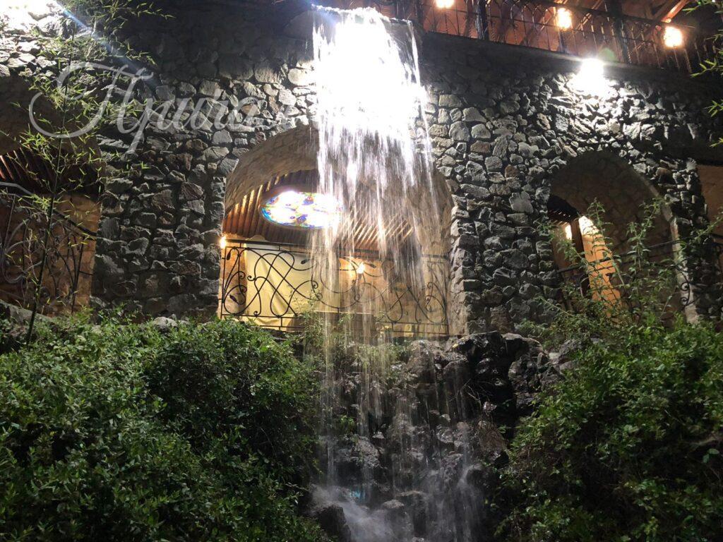 Ялта, поселок городского типа Отрадный, улица Аврора