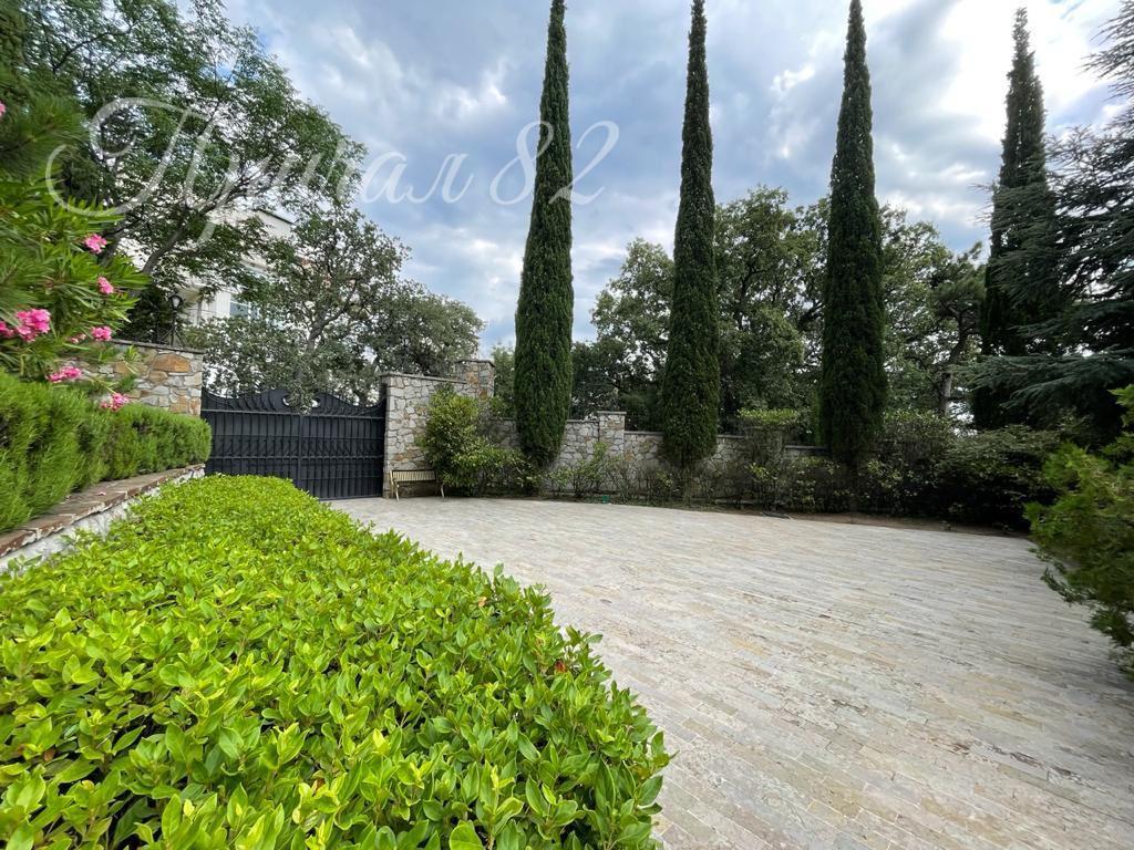 Ялта, поселок городского типа Отрадный, улица Аврора