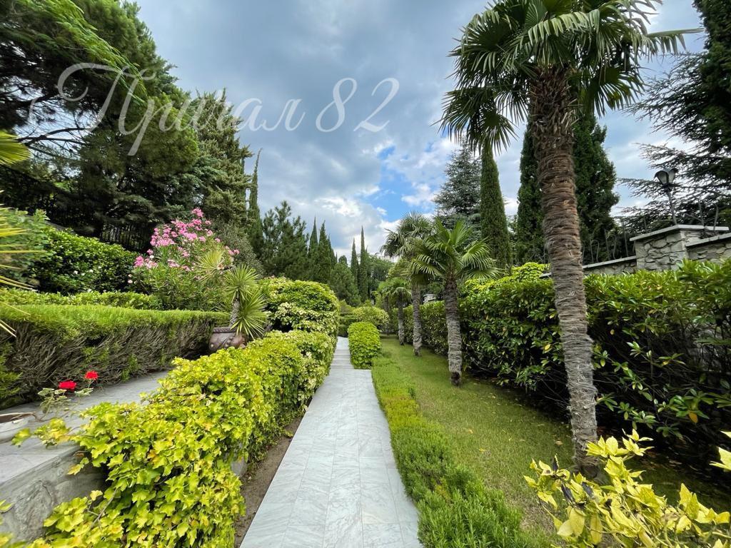 Ялта, поселок городского типа Отрадный, улица Аврора