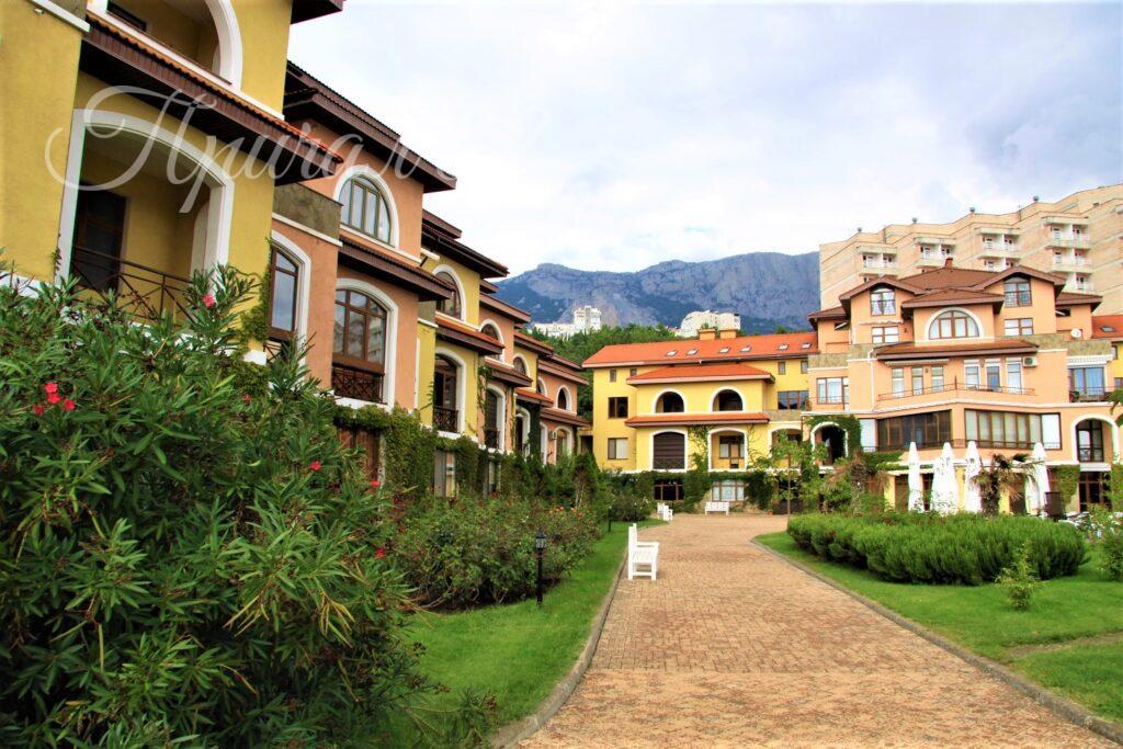 Ялта, пгт Алупка, ул.Ленина 29Б