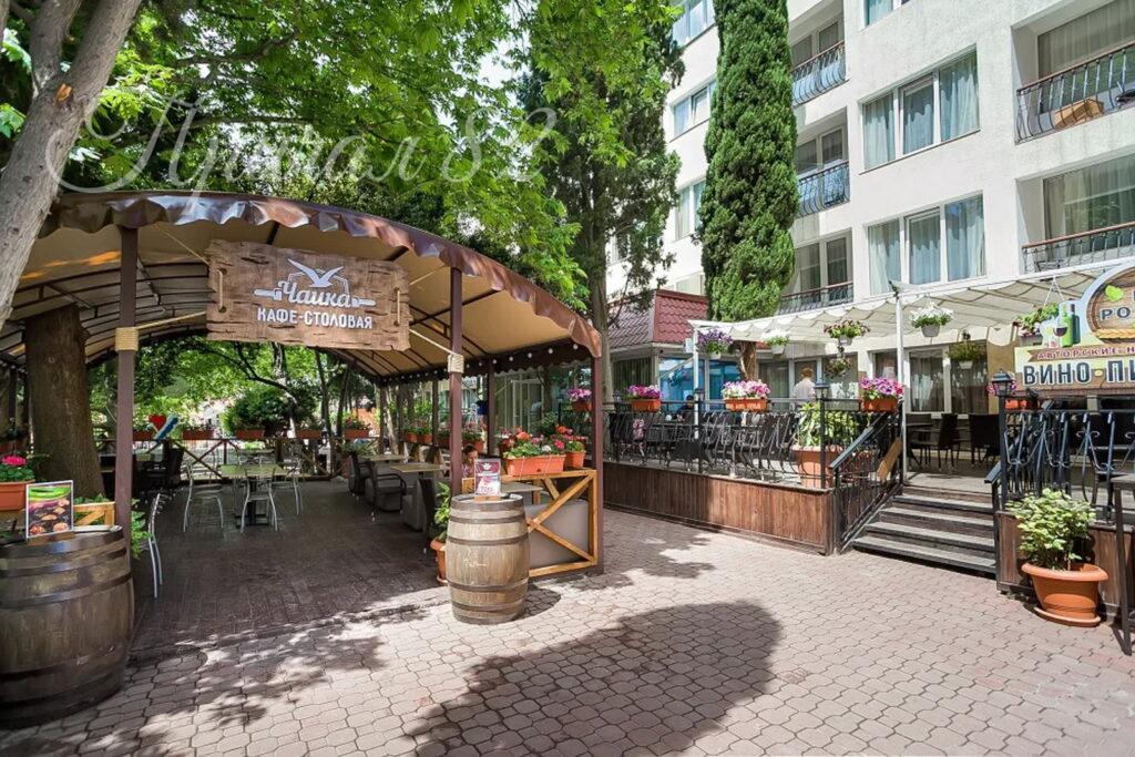 Ялта, пгт. Гурзуф, ул. Афанасия Никитина, 15