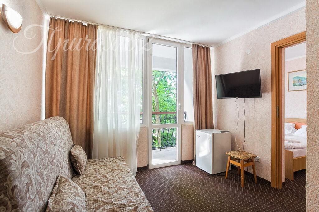 Ялта, пгт. Гурзуф, ул. Афанасия Никитина, 15