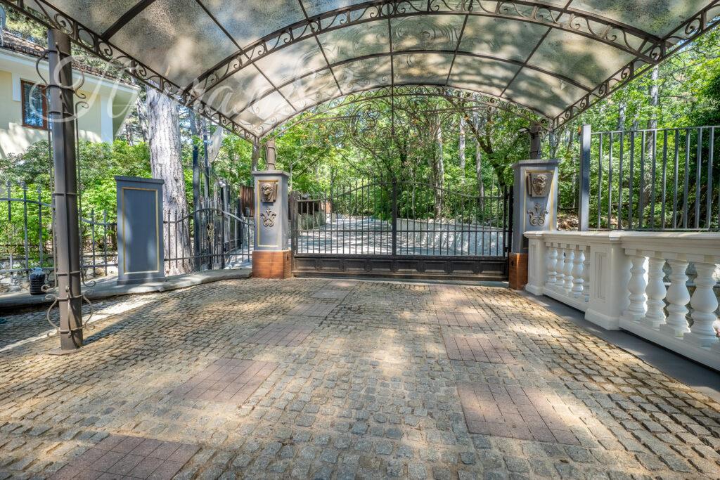 Крым респ., Ялта городской округ, Горное поселок, 31А