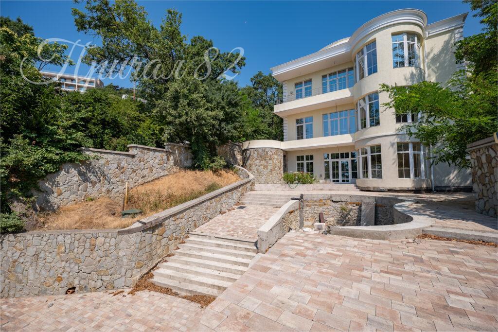 г. Ялта, г. Алупка, ул. Ленина