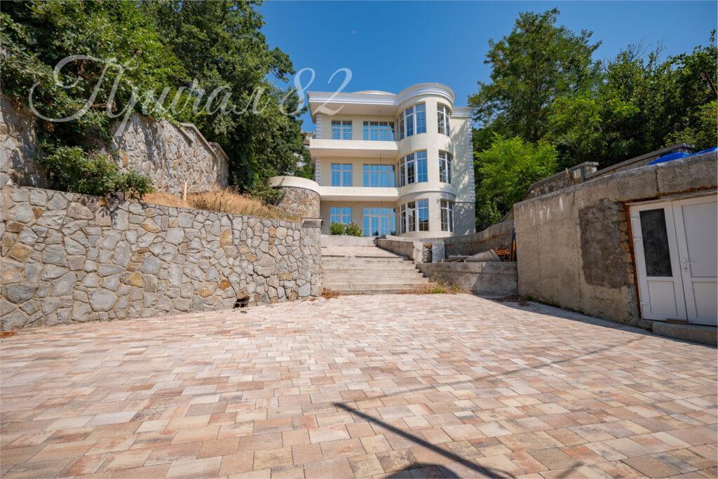 г. Ялта, г. Алупка, ул. Ленина