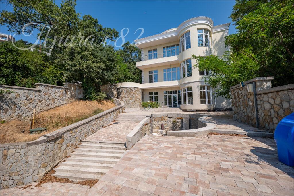 г. Ялта, г. Алупка, ул. Ленина