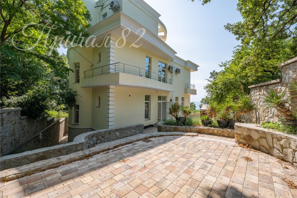 г. Ялта, г. Алупка, ул. Ленина