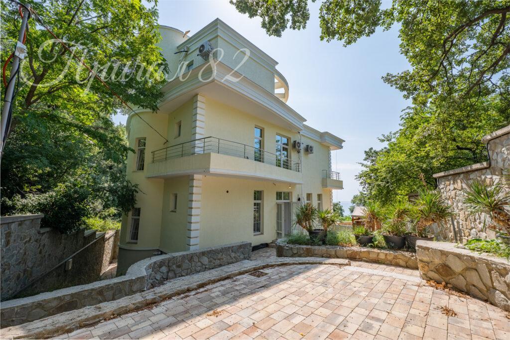 г. Ялта, г. Алупка, ул. Ленина