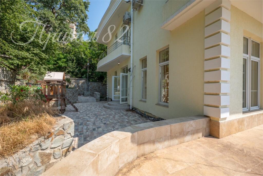 г. Ялта, г. Алупка, ул. Ленина