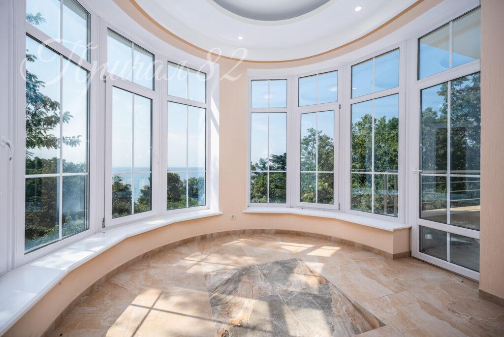 г. Ялта, г. Алупка, ул. Ленина